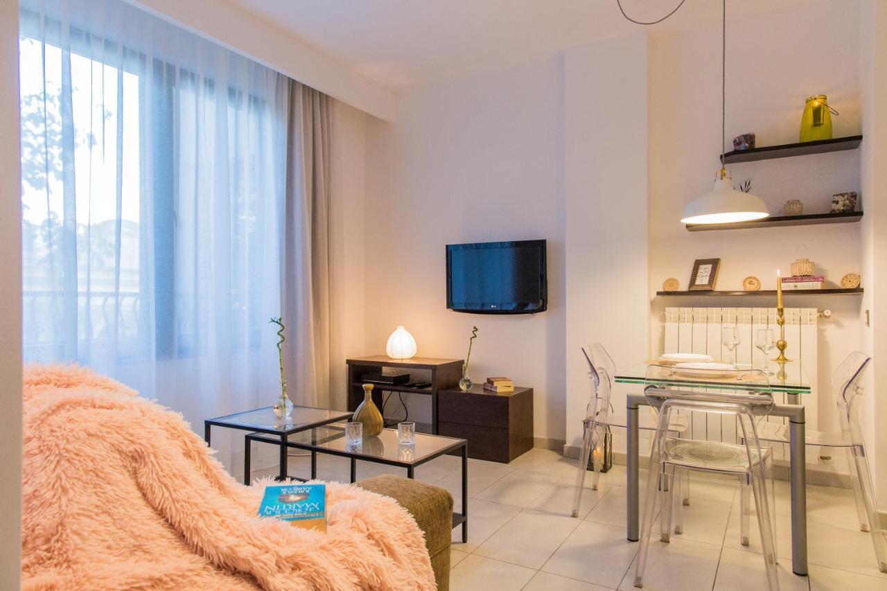 One Love Metropolitan Apartment Bukarest Exteriör bild